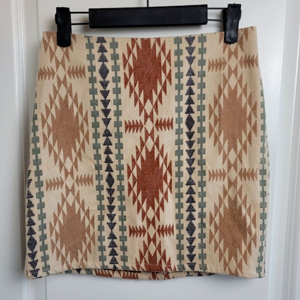 JUNIPER BLU Aztec Print Skirt